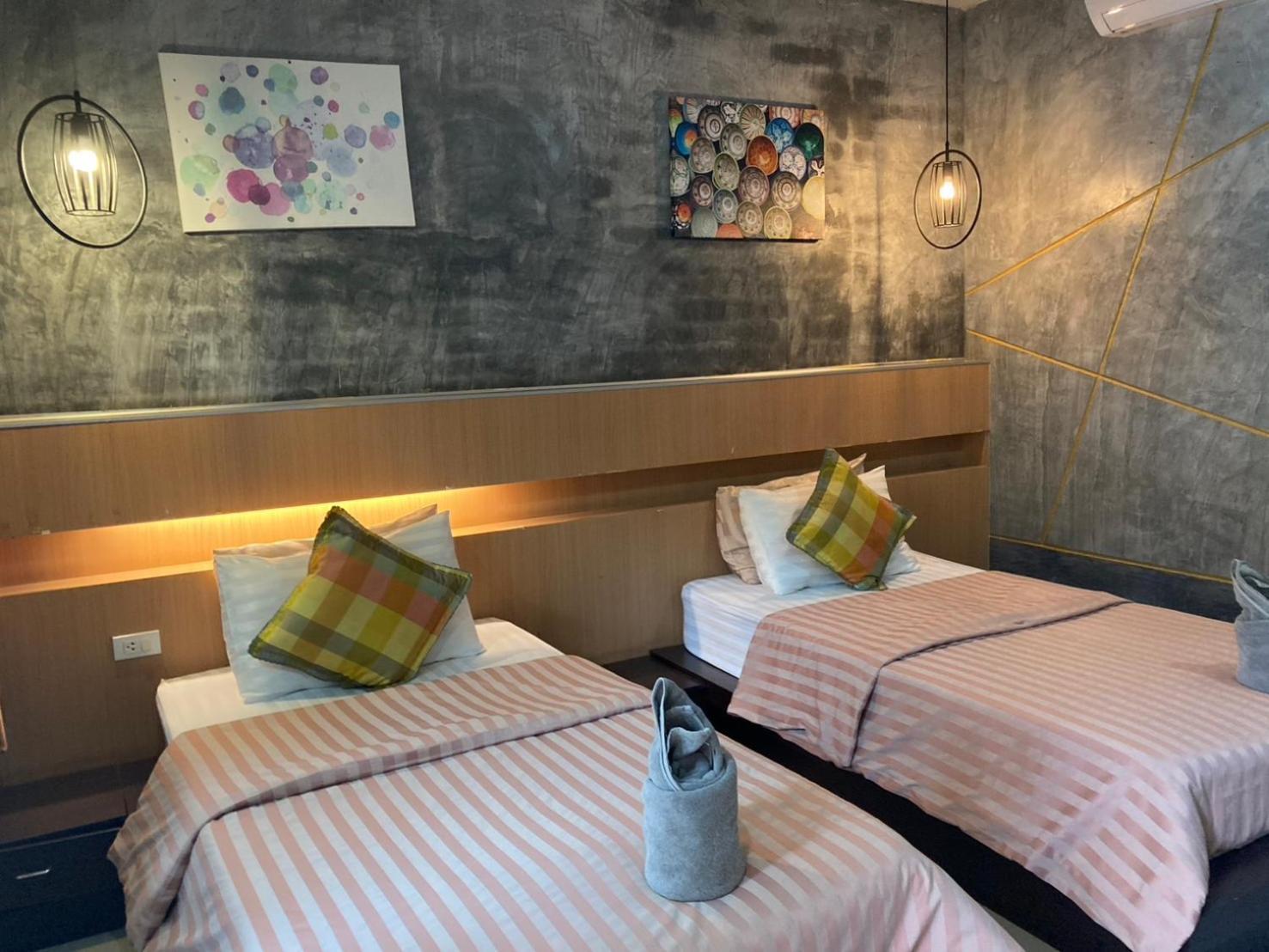 Standard Twin Room